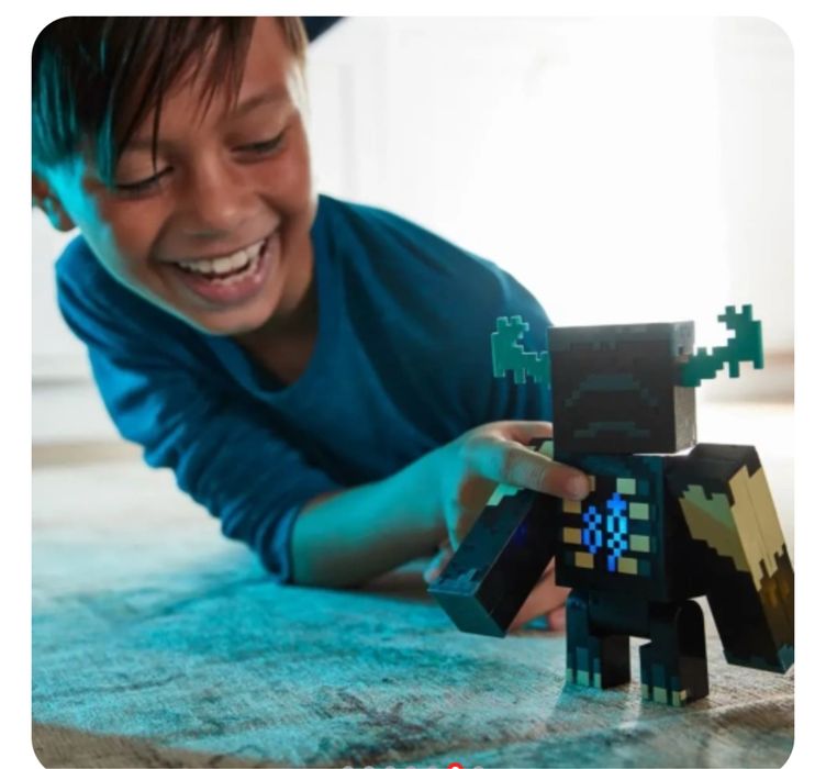 Фігурка Minecraft Варден зі звуковими та світловими ефектами