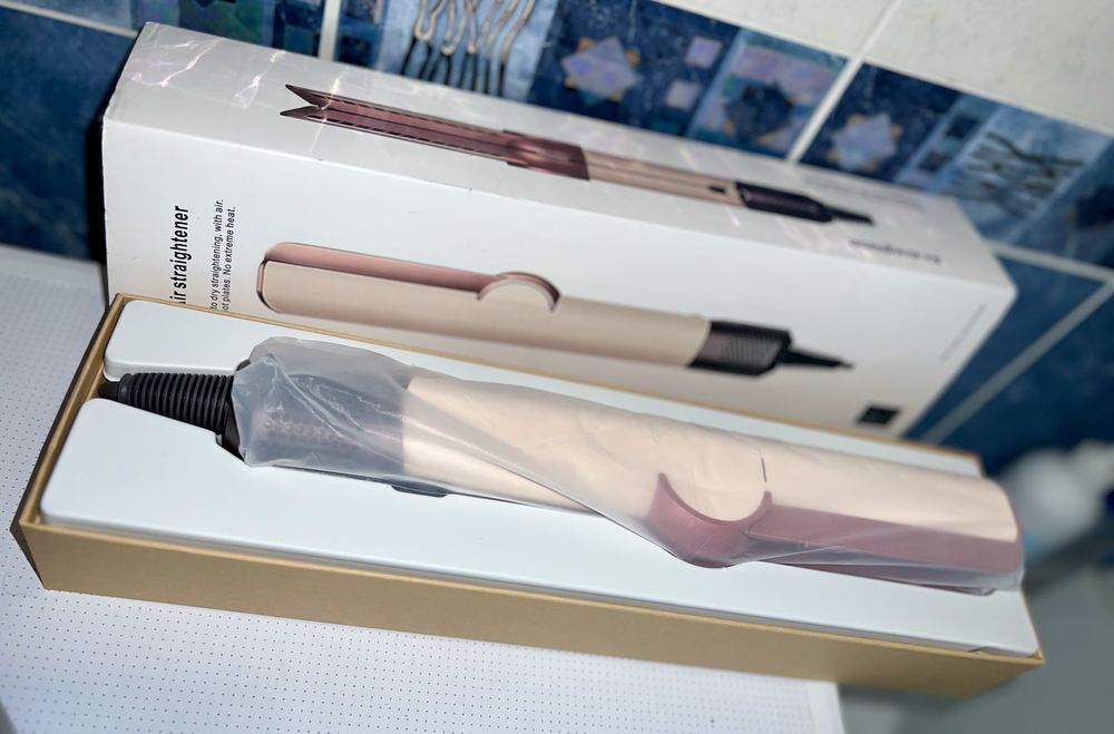 Фен-стайлер Dyson Airstrait HT01