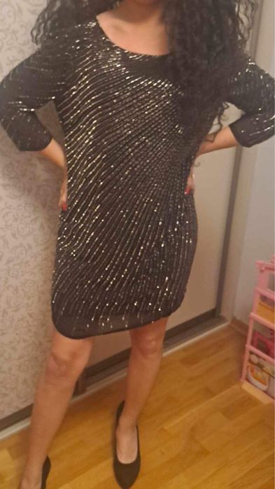 Sukienka z cekinami Mango