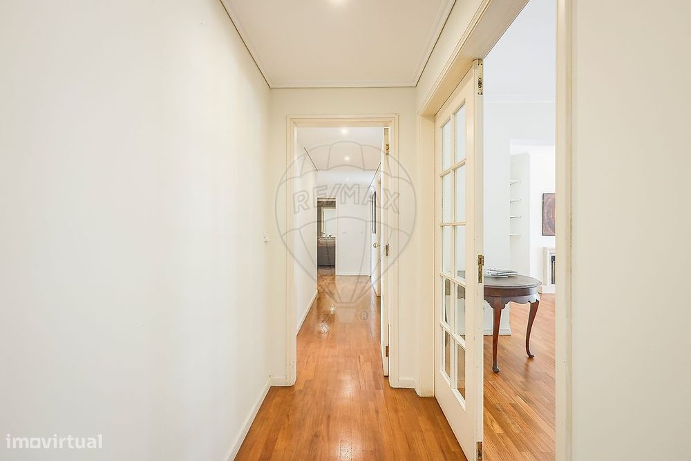 Apartamento T4 para arrendamento