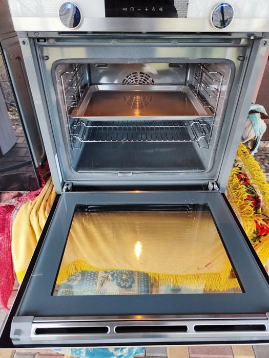 Духовий шкаф Siemens