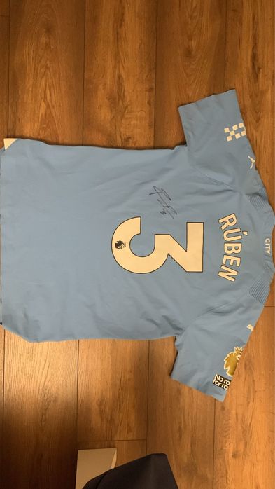 T-shirt Manchester City- Assinada (Rúben Dias)