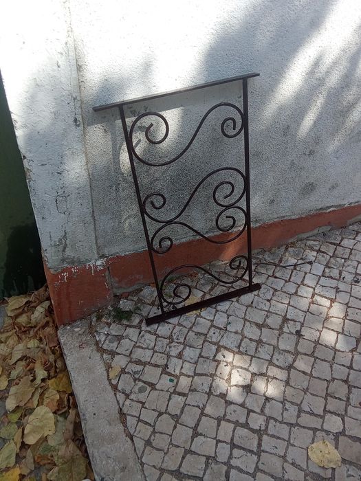Grade robusta em ferro! Proteção de janelas!