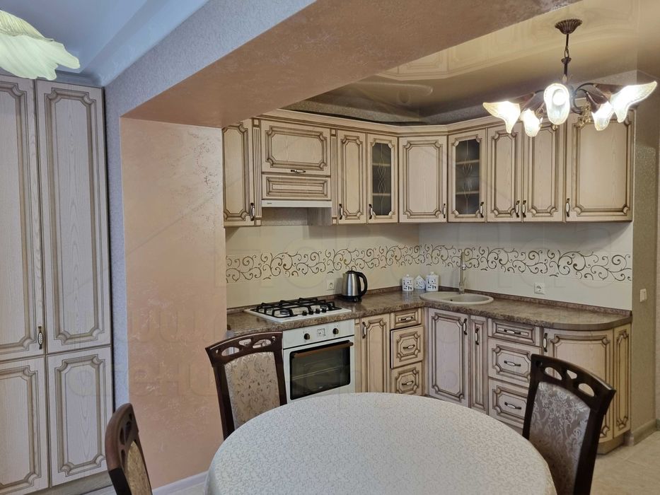 2 кімнатна квартира 77м2 в новобудові з ремонтом в районі Політеху