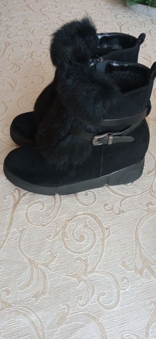 Зимові черевики.