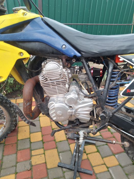 Кроссовый мотоцикл