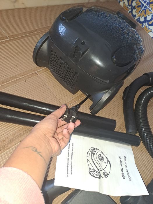 Aspirador de pó com fio