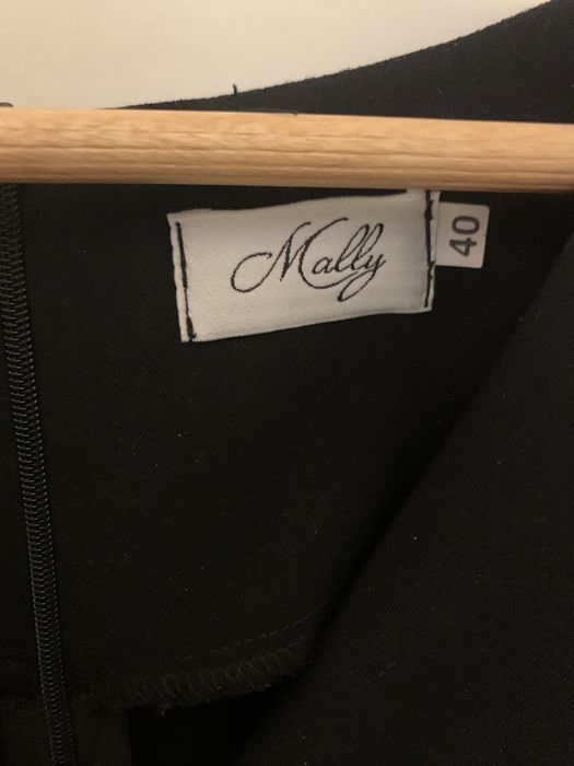 czarna sukienka elegancka