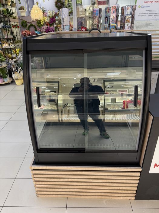 Na sprzedaż witryna chłodnicza GGM Gastro WKBL98RS