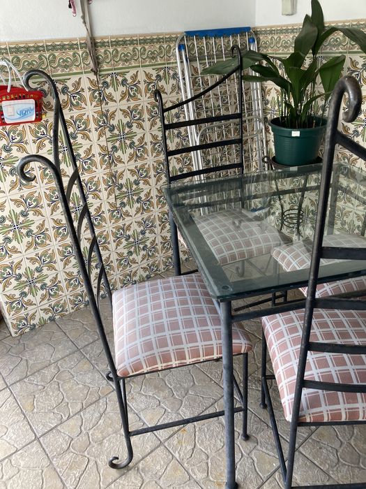 Mesa de jardim robusta