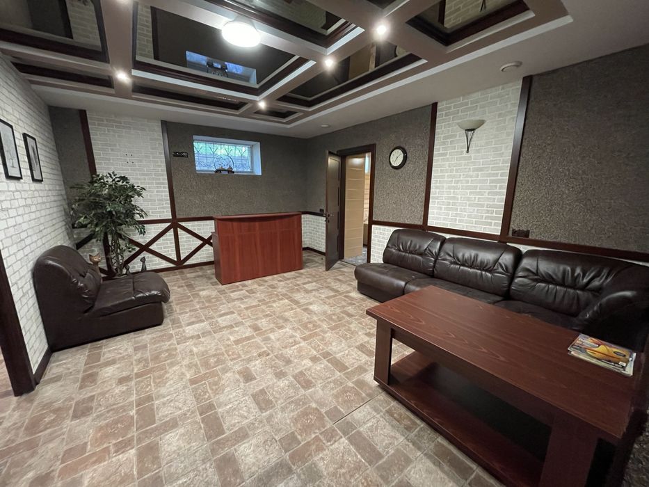 Продаж Комерційного приміщення з ремонтом, басейном. Центральний парк