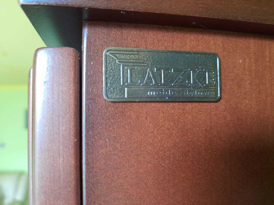 2 stylowe witryny LATZKE do salonu do negocjacji