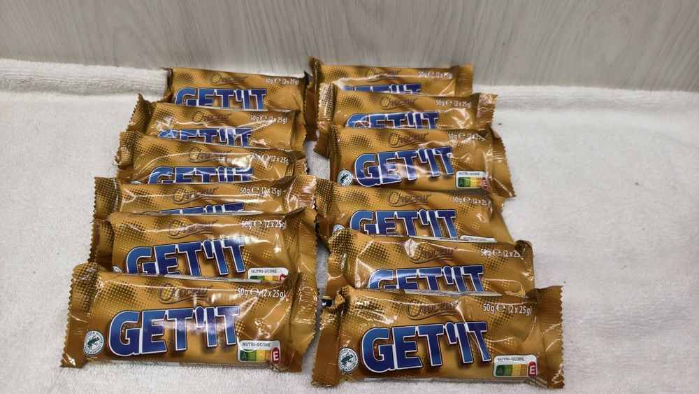 9C) 10 sztuk batonów podobnych do Twix  GET'IT, każdy o wadze 50 g
