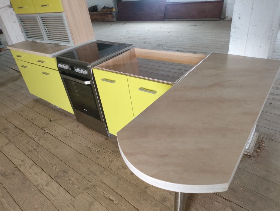 Meble kuchenne i kuchnia  ceramiczna