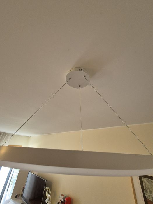 Candeeiro de teto em formato circular LED