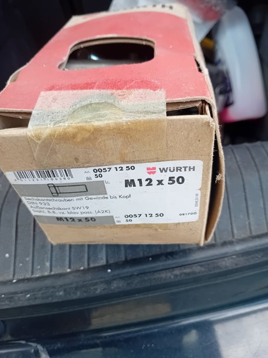 Sruby z lbem walcowym 12x50
M12x50

Śruby z łbem walcowym o gnieździe