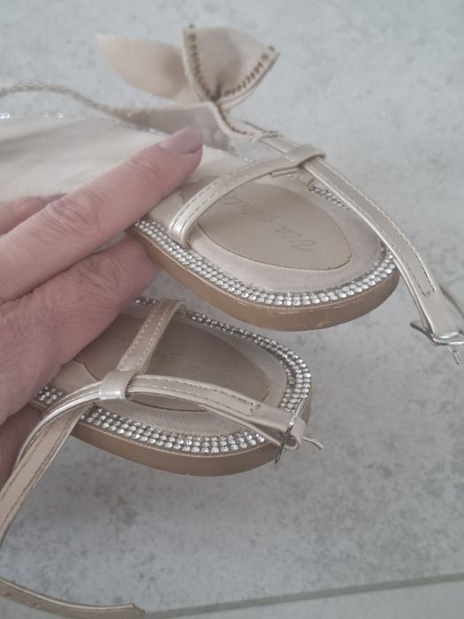 Japonki beżowe rozm. 38