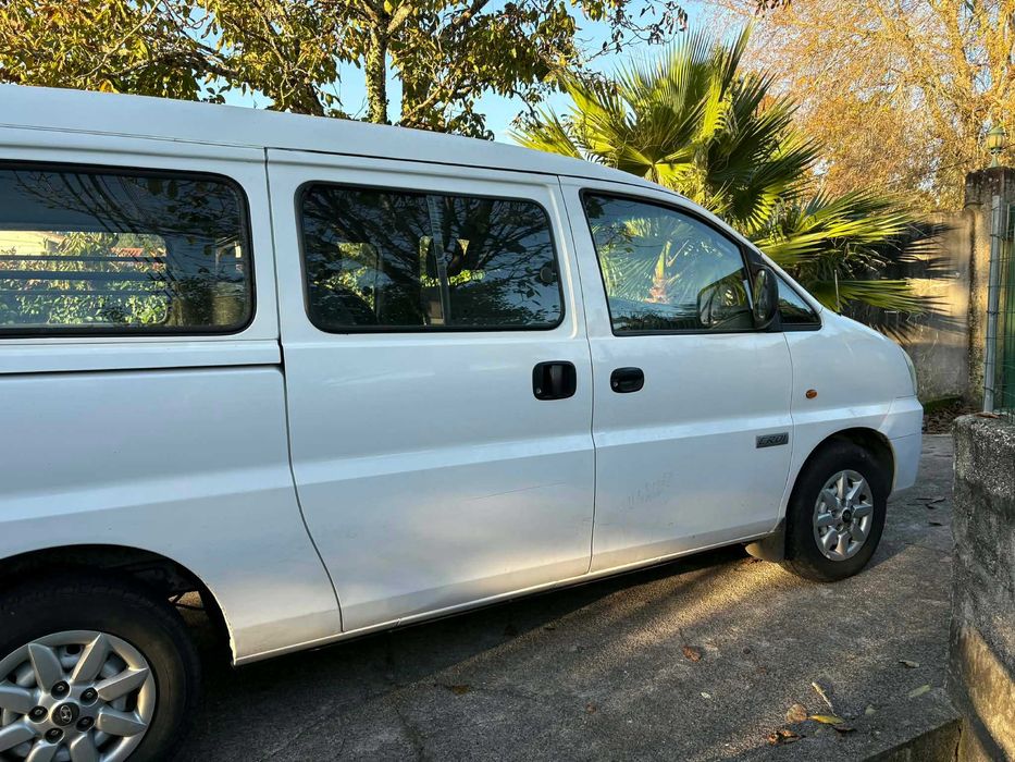 Hyundai H1 Starex 2008 – 6 Lugares – Comercial – 195.000 km