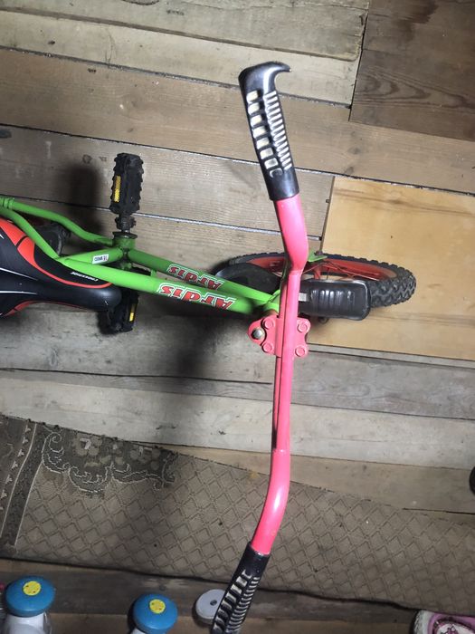 Дитячі велосипеди на 4-7 років, треба мабуть замінити камери в колесах