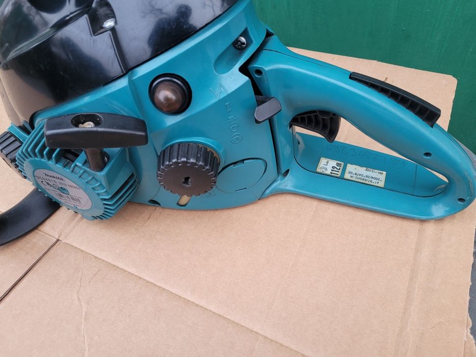 Продам бензопилу макита 4610, бу