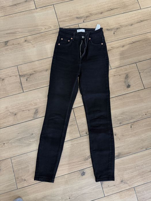 Джинсы  zara черные