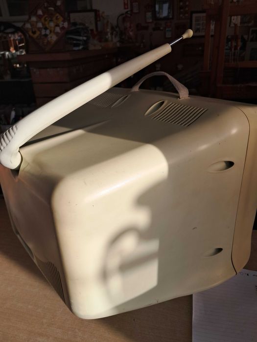 Televisao zeo philippe starck for thompson