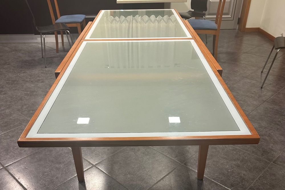 Mesa extensível com tampo em vidro