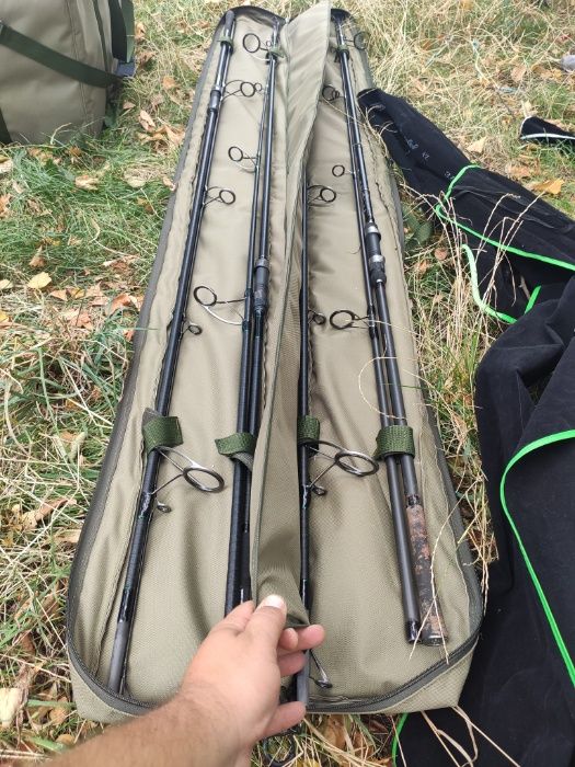 Чехол для карповых удилищ на 4 удилища без катушек.