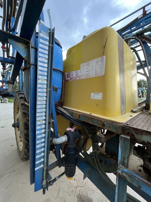 Opryskiwacz caruelle 3000l  24m komputer