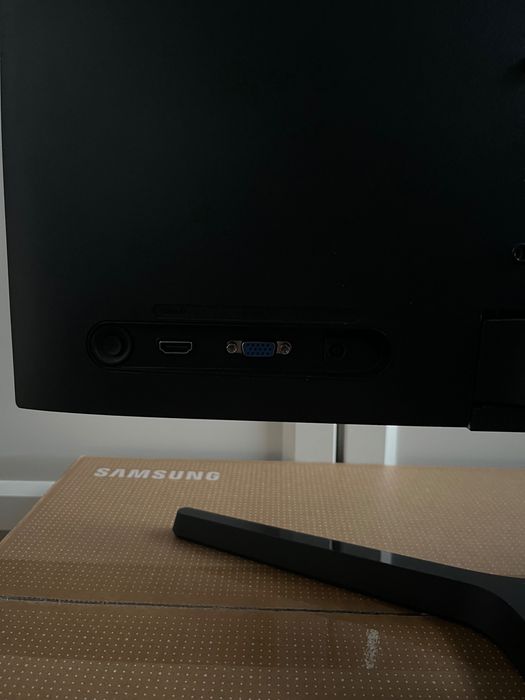 Monitor Samsung SR35 24” FHD, 75Hz