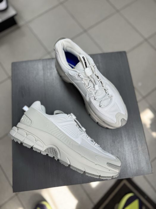 Кросівки Nike Zoom Vomero Roam HV5951-100