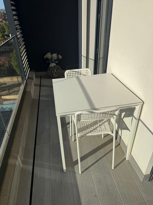 Mesa com cadeiras