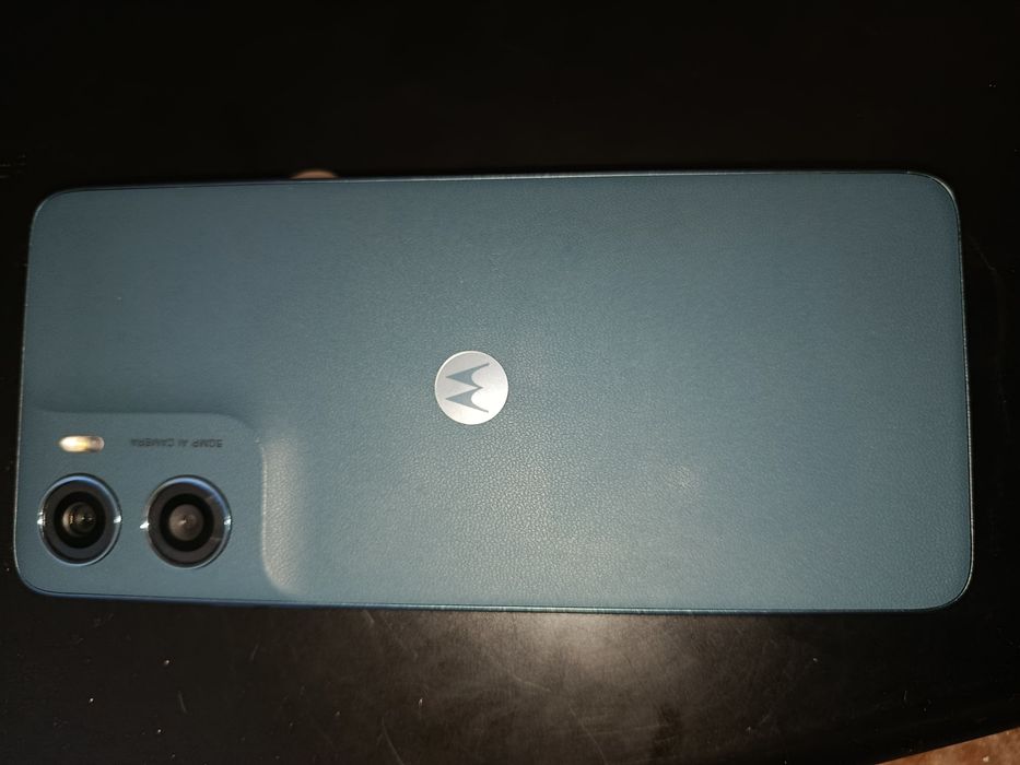 Продам телефон моторола мото g06