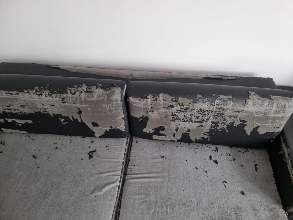 Sofa czarna z funkcją spania ekosķóra