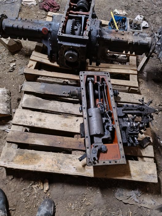 Case 4230 wszystkie części