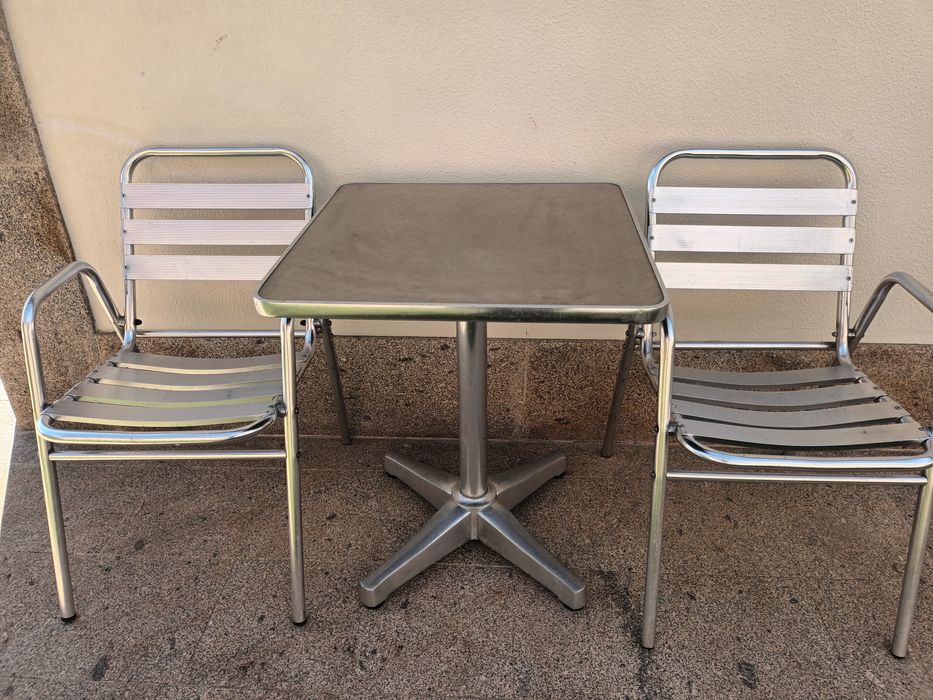 Mesa + 2 Cadeiras em Aluminio