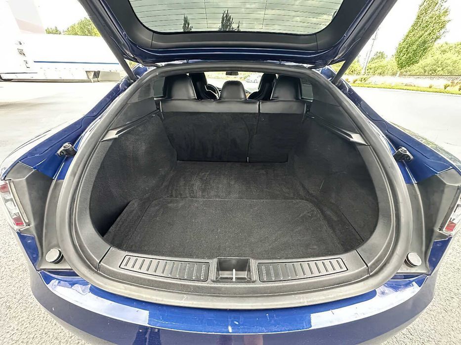 Tesla Model S P100D      2016
