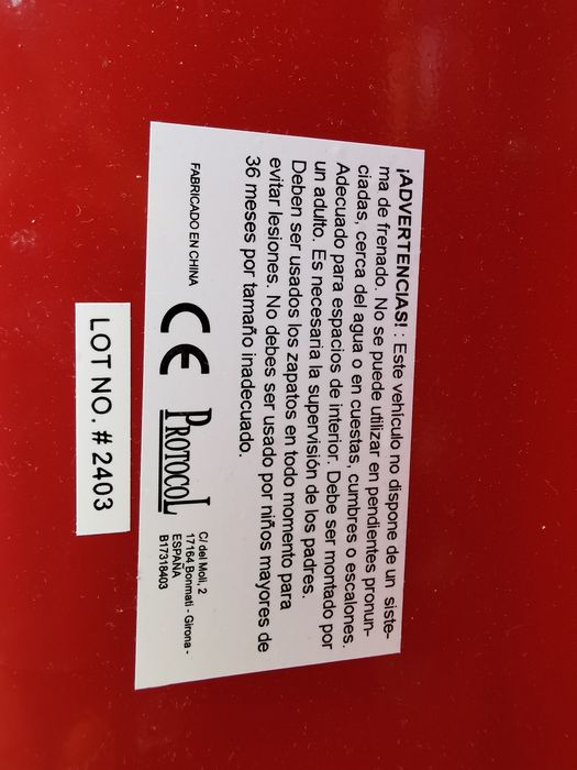 Carrinho de criança um chapa, antigo mas totalmente funcional.