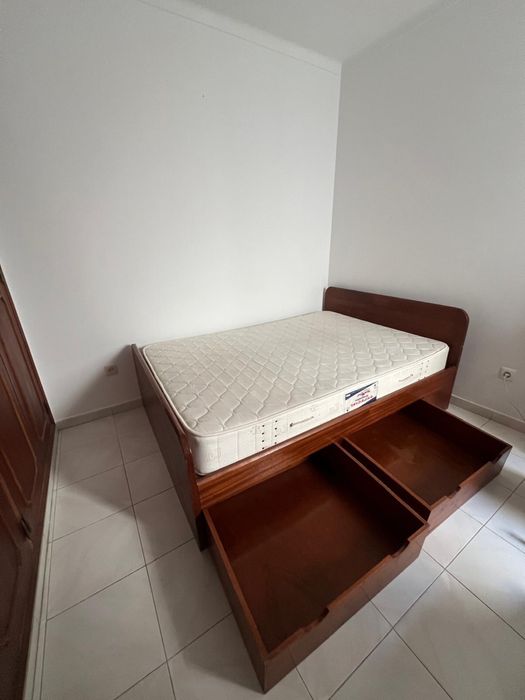 Cama com 4 gavetas + colchão