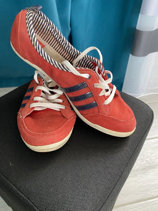 Взуття-адідас