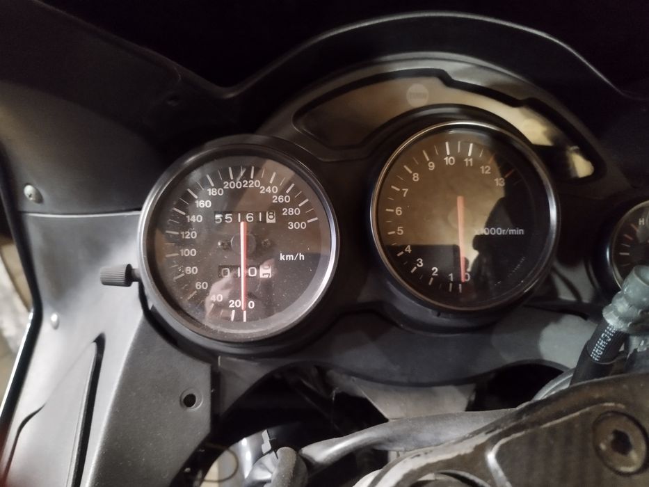 Suzuki RF900R super klasyk