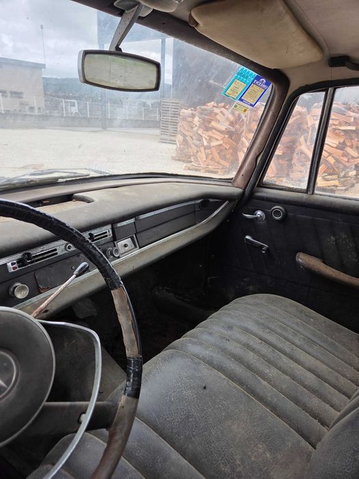 Mercedes 190 D rabo de peixe