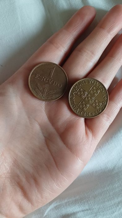 Moedas 1 escudos diversas
