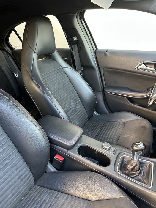 Mercedes A180d AMG pack night 109cv foto 5