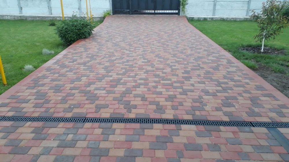 Укладка тротуарной плітки