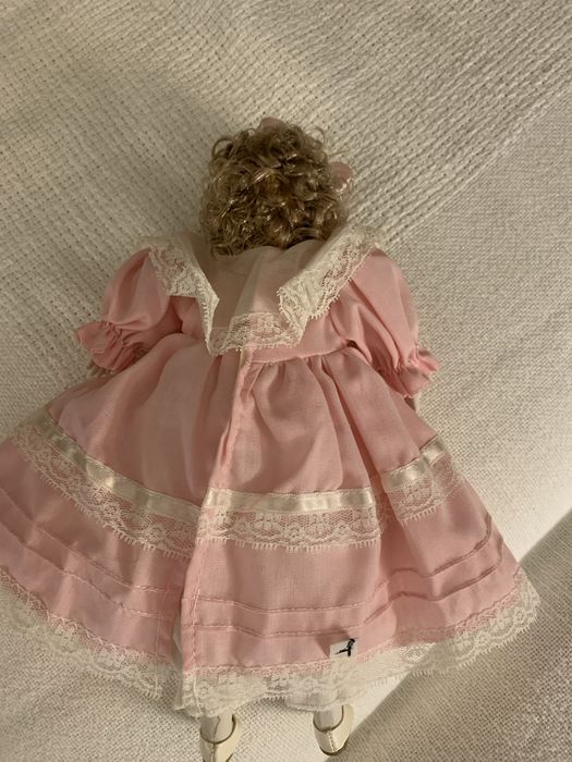 Boneca porcelana - 25 cm