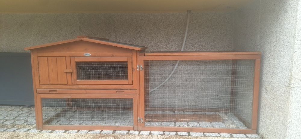 Coelheira de Madeira exterior  "PAWHUT "