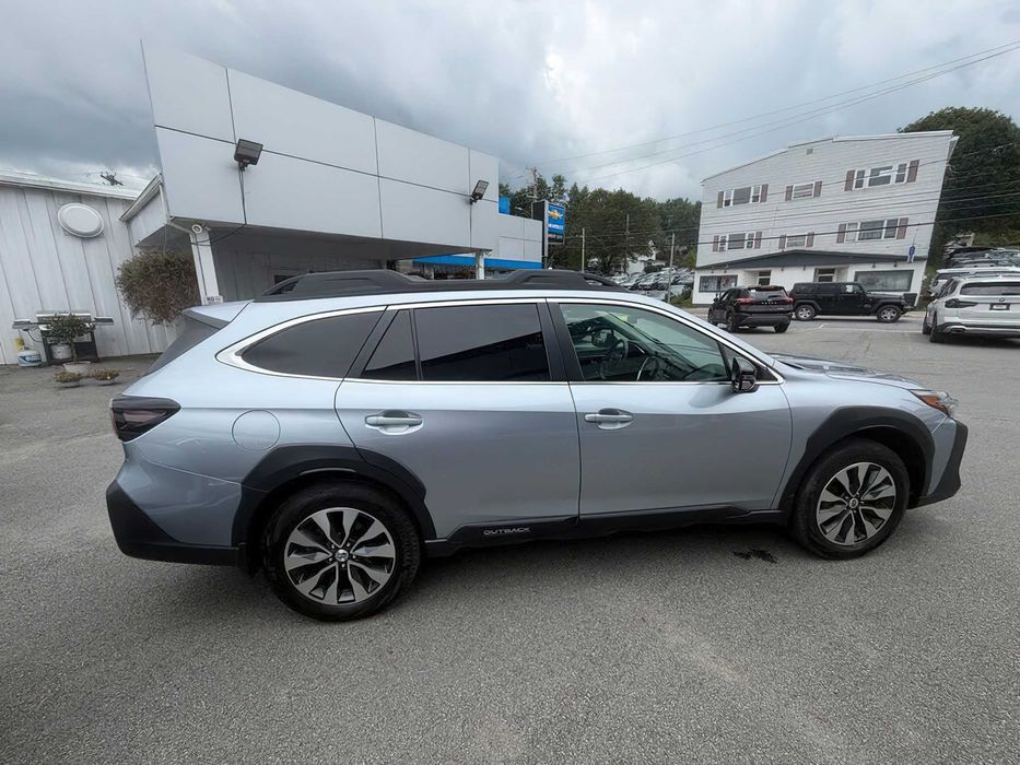 Subaru Outback      2024