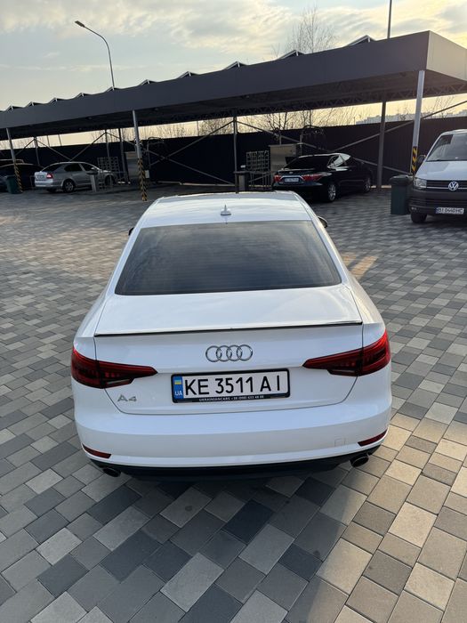Audi A4 B9 2017 | 2.0 TFSI 190 к.с. | S-tronic