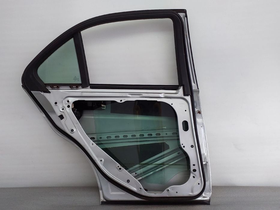 Porta trás esquerda MERCEDES-BENZ Classe C (W204)